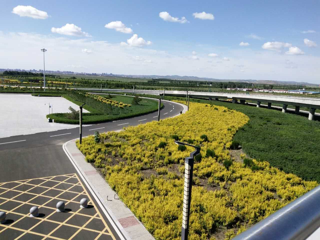 一公司承建的烏蘭察布機(jī)場(chǎng)綠化工程